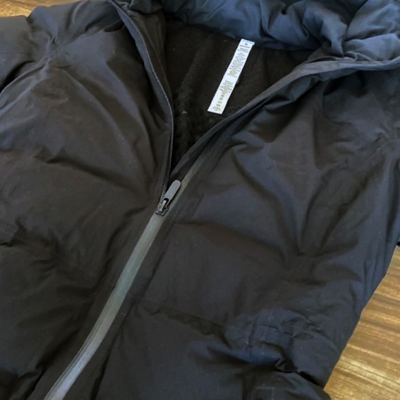 Beautiful Lululemon Down Puffer - Picture 11 of 11